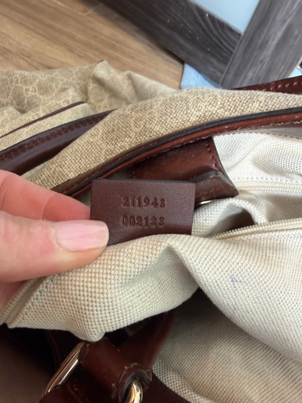 Authentic Gucci bag light beige with brown leather handles - Picture 7 of 8